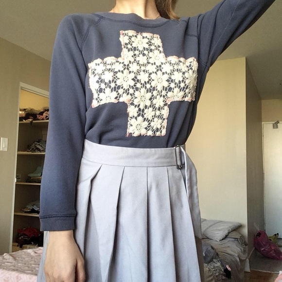 Levi's Sweaters - Women's Blue Sweater with Floral Cross Design